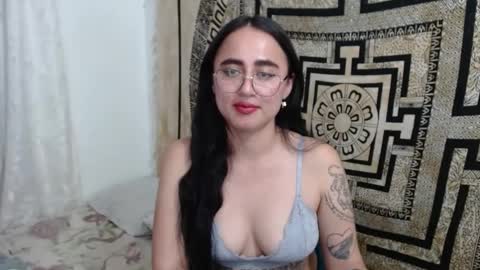 Snapshot of ninakravtz chatting on 02/03/25, 11:36 N I N A online show from 02/03/25, 11:36