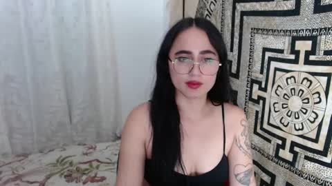 Snapshot of ninakravtz chatting on 02/07/25, 11:24 N I N A online show from 02/07/25, 11:24