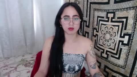 Snapshot of ninakravtz chatting on 02/08/25, 03:21 N I N A online show from 02/08/25, 03:21