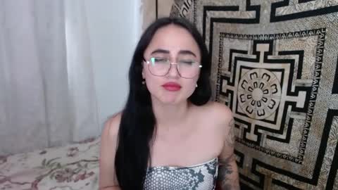 Snapshot of ninakravtz chatting on 02/08/25, 09:25 N I N A online show from 02/08/25, 09:25