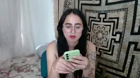 Snapshot of ninakravtz chatting on 02/12/25, 03:16 N I N A online show from 02/12/25, 03:16