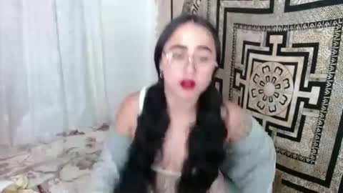 Snapshot of ninakravtz chatting on 02/20/25, 12:36 N I N A online show from 02/20/25, 12:36