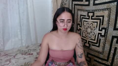 Snapshot of ninakravtz chatting on 02/28/25, 07:03 N I N A online show from 02/28/25, 07:03