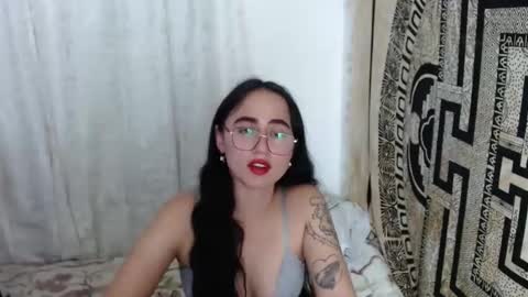 Snapshot of ninakravtz chatting on 03/01/25, 10:53 N I N A online show from 03/01/25, 10:53