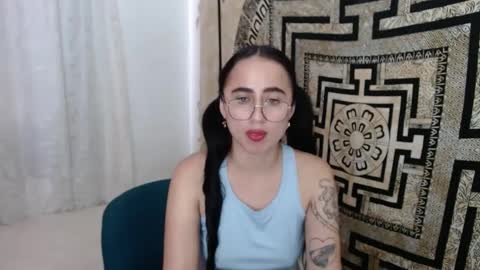 Snapshot of ninakravtz chatting on 03/05/25, 03:29 N I N A online show from 03/05/25, 03:29