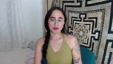 Snapshot of ninakravtz chatting on 03/07/25, 08:33 N I N A online show from 03/07/25, 08:33