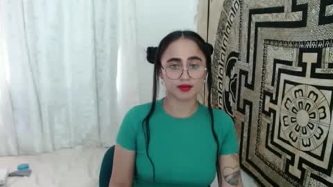 Snapshot of ninakravtz chatting on 03/11/25, 08:42 N I N A online show from 03/11/25, 08:42