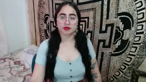 Snapshot of ninakravtz chatting on 09/08/25, 03:00 N I N A online show from 09/08/25, 03:00