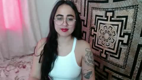 Snapshot of ninakravtz chatting on 09/29/25, 02:33 N I N A online show from 09/29/25, 02:33