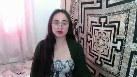 Snapshot of ninakravtz chatting on 10/06/25, 04:59 N I N A online show from 10/06/25, 04:59