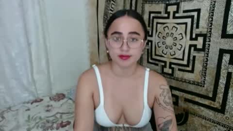 Snapshot of ninakravtz chatting on 11/03/25, 10:42 N I N A online show from 11/03/25, 10:42