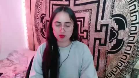 Snapshot of ninakravtz chatting on 11/22/25, 04:06 N I N A online show from 11/22/25, 04:06