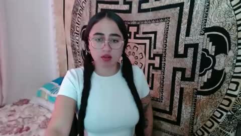 Snapshot of ninakravtz chatting on 11/25/25, 03:56 N I N A online show from 11/25/25, 03:56