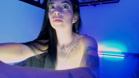 Snapshot of ninamonroee chatting on 03/08/26, 02:04 ninamonroee online show from 03/08/26, 02:04