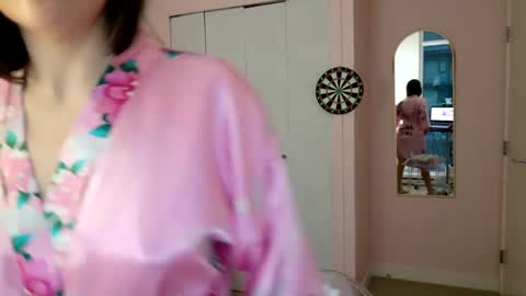 Snapshot of ninaoneil chatting on 12/16/24, 12:15 NinaOneil online show from 12/16/24, 12:15