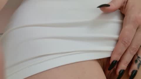 Snapshot of ninaoneil chatting on 02/26/25, 11:15 NinaOneil online show from 02/26/25, 11:15