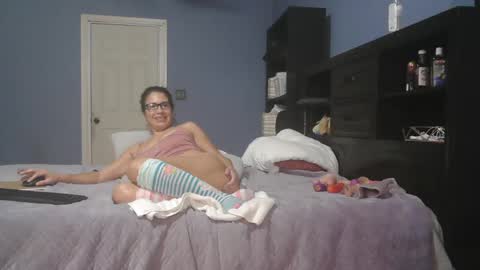 Ninaru online show from 12/16/24, 04:55