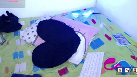 Snapshot of ninatinydoll1 chatting on 06/17/26, 12:40 ninatinydoll1 online show from 06/17/26, 12:40
