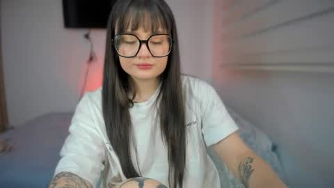 Snapshot of ninavolkov chatting on 03/24/26, 11:43 ninavolkov online show from 03/24/26, 11:43