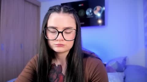 Snapshot of ninavolkov chatting on 04/06/26, 11:27 ninavolkov online show from 04/06/26, 11:27