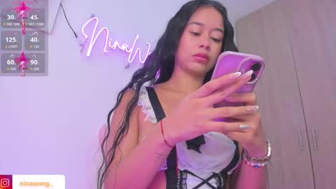 Snapshot of ninawong_ chatting on 10/28/25, 03:58 Nina online show from 10/28/25, 03:58