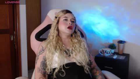 Snapshot of ninaxxstorm chatting on 09/25/25, 06:06 Nina online show from 09/25/25, 06:06