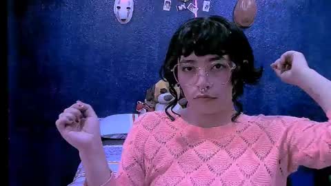 Snapshot of ninayellow chatting on 03/16/26, 01:04 Nina online show from 03/16/26, 01:04