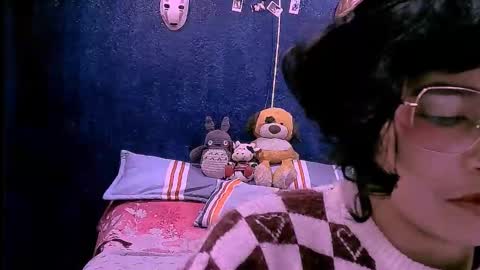 Snapshot of ninayellow chatting on 03/17/26, 12:52 Nina online show from 03/17/26, 12:52