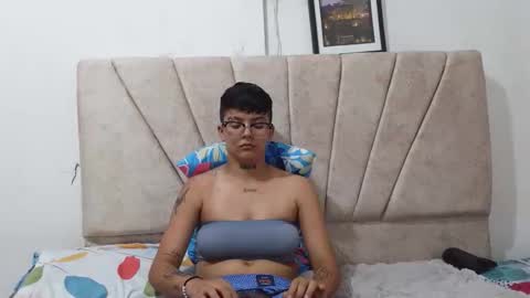nini_smith online show from 04/25/26, 05:10