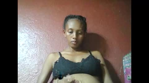 ninie246746 online show from 02/17/25, 04:42