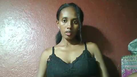 ninie246746 online show from 02/18/25, 06:15