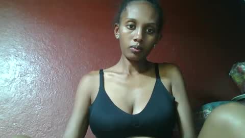 ninie246746 online show from 02/24/25, 08:25