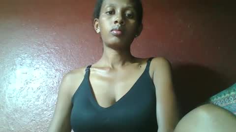 ninie246746 online show from 02/27/25, 03:26