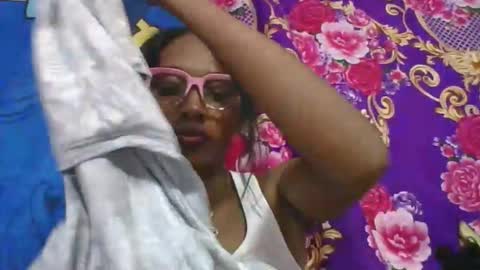 ninie246746 online show from 05/16/26, 10:36