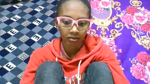 Snapshot of ninie246746 chatting on 07/06/26, 05:15 ninie246746 online show from 07/06/26, 05:15