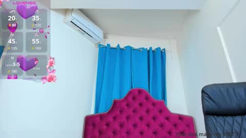 Snapshot of ninna_dee chatting on 03/17/26, 04:28 nina dee online show from 03/17/26, 04:28