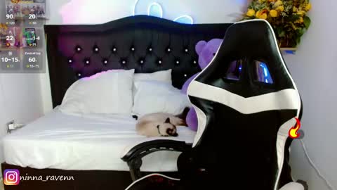 Snapshot of ninna_raven chatting on 04/23/26, 09:17 Ninna online show from 04/23/26, 09:17