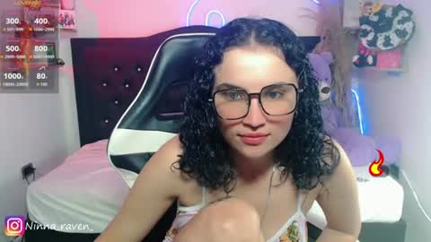 Snapshot of ninna_raven chatting on 06/11/26, 12:43 Ninna online show from 06/11/26, 12:43