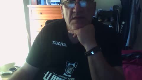 Snapshot of nionios67 chatting on 09/29/25, 03:17 Dennis online show from 09/29/25, 03:17