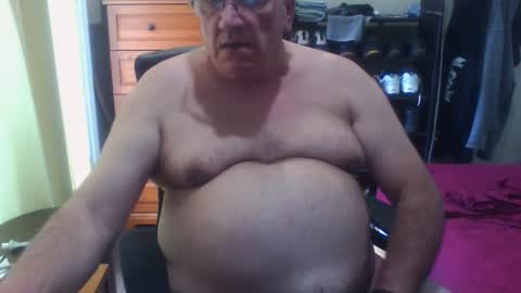 Snapshot of nionios67 chatting on 09/30/25, 04:23 Dennis online show from 09/30/25, 04:23