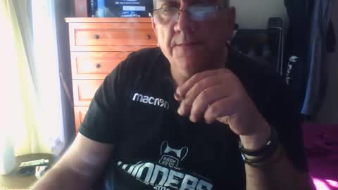 Snapshot of nionios67 chatting on 10/02/25, 02:24 Dennis online show from 10/02/25, 02:24