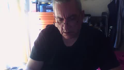 Snapshot of nionios67 chatting on 10/03/25, 02:58 Dennis online show from 10/03/25, 02:58