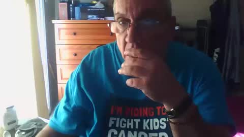 Snapshot of nionios67 chatting on 10/10/25, 02:05 Dennis online show from 10/10/25, 02:05