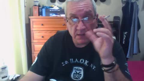 Snapshot of nionios67 chatting on 10/14/25, 03:57 Dennis online show from 10/14/25, 03:57