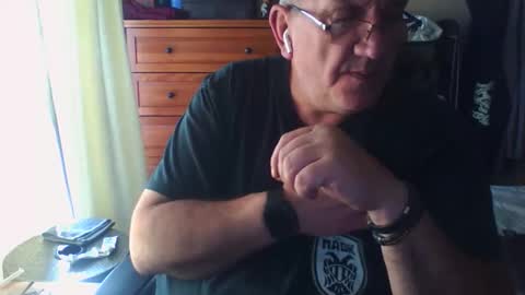 Snapshot of nionios67 chatting on 12/01/25, 04:01 Dennis online show from 12/01/25, 04:01