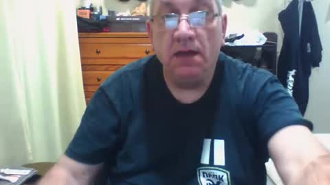 Snapshot of nionios67 chatting on 12/05/25, 12:03 Dennis online show from 12/05/25, 12:03