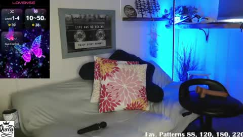 Snapshot of nipple_queenxoxo chatting on 06/18/26, 11:42 Ainsley FANSLY-AINSLEYXOXO online show from 06/18/26, 11:42
