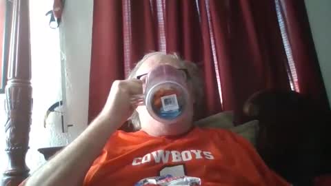 Snapshot of nipplechaser chatting on 12/05/24, 06:00 nipplechaser online show from 12/05/24, 06:00