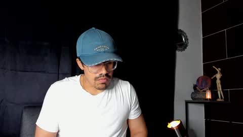 Snapshot of nipsfetich chatting on 12/27/24, 12:18 Steven online show from 12/27/24, 12:18