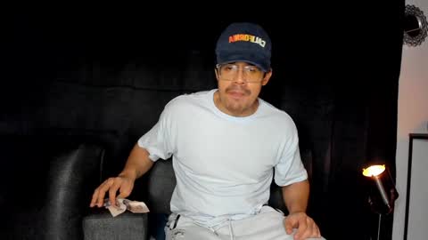 Snapshot of nipsfetich chatting on 01/03/25, 02:32 Steven online show from 01/03/25, 02:32